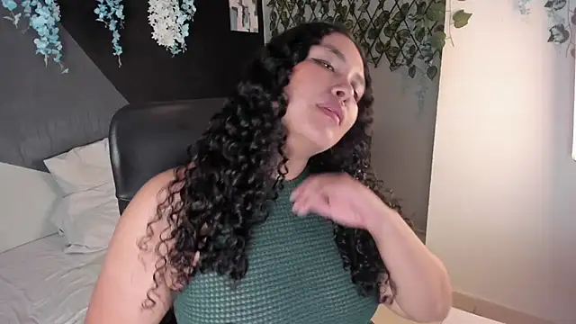 Snapshot of alixon_fiore5 chatting on July 15, 9:38 am alixon fiore5 online show from July 15, 9:38 am