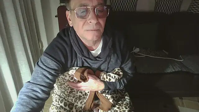 HETEREOMAN online show from December 15, 4:46 pm