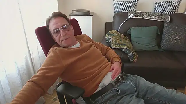 HETEREOMAN online show from April 3, 4:46 pm