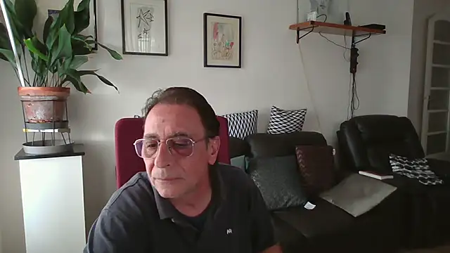Snapshot of HETEREOMAN chatting on October 19, 4:10 pm HETEREOMAN online show from October 19, 4:10 pm
