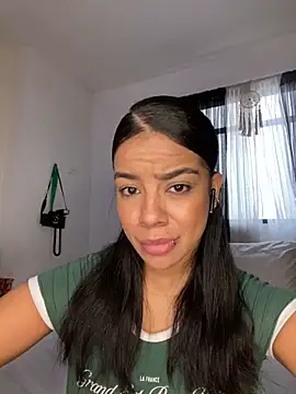 trianawhite online show from December 5, 4:27 pm