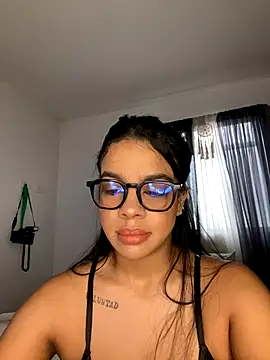 trianawhite online show from December 19, 3:14 pm