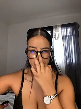 trianawhite online show from December 17, 4:23 pm