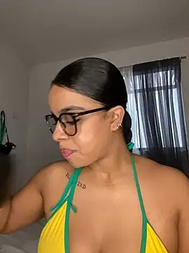 trianawhite online show from March 27, 3:24 pm