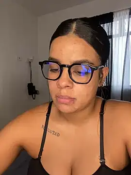 trianawhite online show from December 27, 7:24 pm