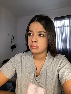 trianawhite online show from January 20, 3:39 pm