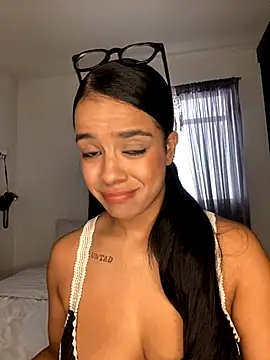 trianawhite online show from September 17, 3:14 pm