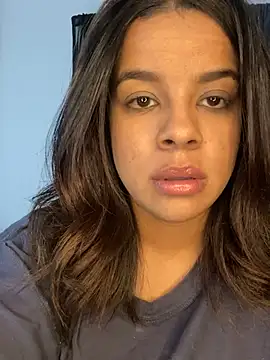 trianawhite online show from March 3, 9:59 pm