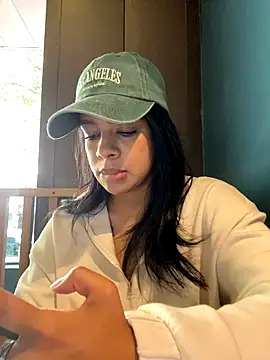 trianawhite online show from November 11, 3:29 pm