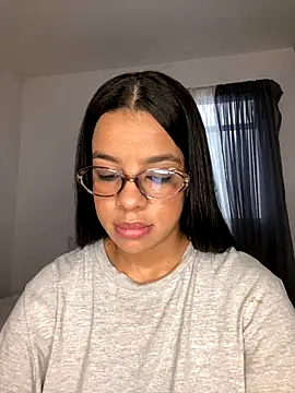 trianawhite online show from December 3, 3:33 pm