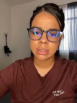 trianawhite online show from December 10, 3:22 pm