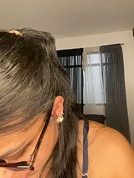 trianawhite online show from February 5, 10:49 pm