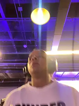 trianawhite online show from December 3, 8:01 pm