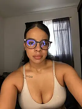 trianawhite online show from April 22, 3:41 pm