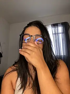 trianawhite online show from September 29, 3:28 pm