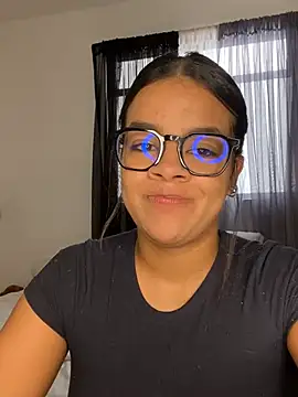 trianawhite online show from December 26, 7:05 pm