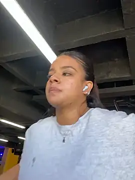 trianawhite online show from January 30, 9:14 pm