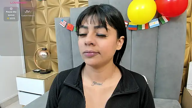 Snapshot of melani_dream chatting on June 29, 1:44 pm melani dream online show from June 29, 1:44 pm