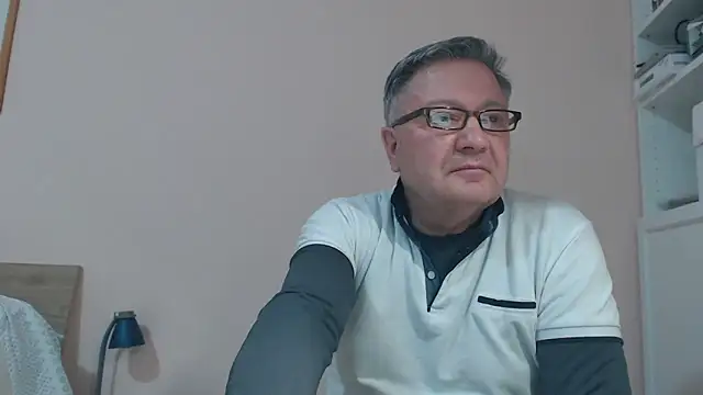 Snapshot of YOU6me chatting on February 28, 6:20 pm YOU6me online show from February 28, 6:20 pm
