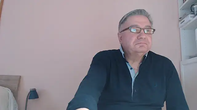Snapshot of YOU6me chatting on February 23, 2:46 pm YOU6me online show from February 23, 2:46 pm