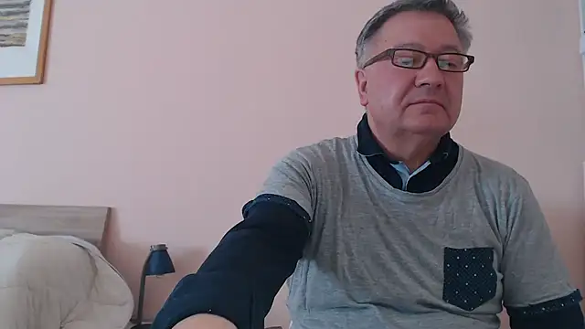 Snapshot of YOU6me chatting on March 14, 9:14 am YOU6me online show from March 14, 9:14 am