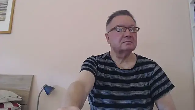 Snapshot of YOU6me chatting on September 22, 6:52 am YOU6me online show from September 22, 6:52 am