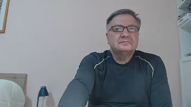 Snapshot of YOU6me chatting on March 2, 5:30 pm YOU6me online show from March 2, 5:30 pm