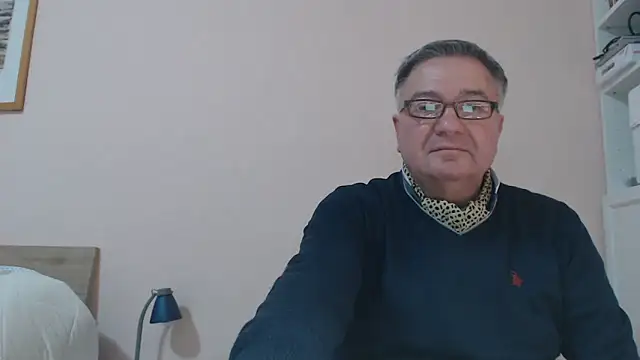 Snapshot of YOU6me chatting on February 13, 6:15 pm YOU6me online show from February 13, 6:15 pm