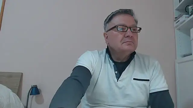 Snapshot of YOU6me chatting on February 27, 2:54 pm YOU6me online show from February 27, 2:54 pm