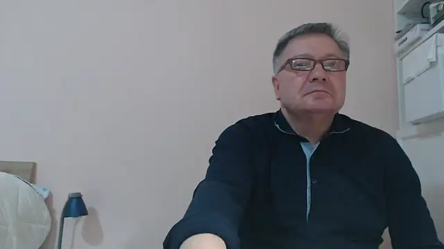 Snapshot of YOU6me chatting on March 3, 5:52 pm YOU6me online show from March 3, 5:52 pm