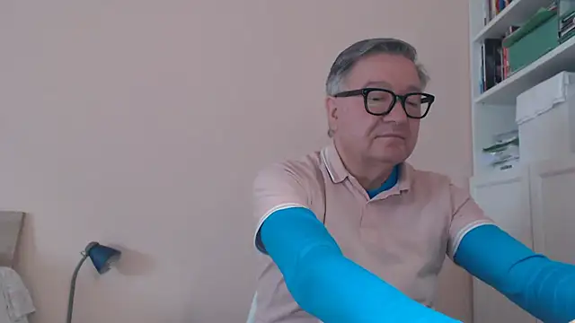 YOU6me online show from January 18, 8:40 am