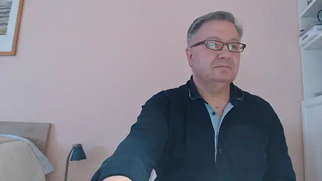 Snapshot of YOU6me chatting on March 4, 12:01 pm YOU6me online show from March 4, 12:01 pm