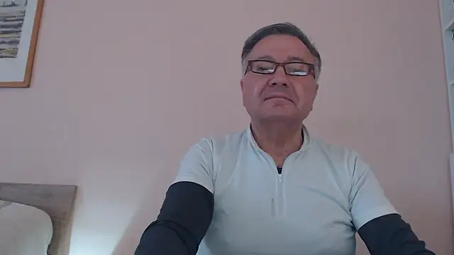 YOU6me online show from December 1, 2:07 pm