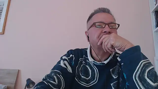 Snapshot of YOU6me chatting on October 14, 1:01 pm YOU6me online show from October 14, 1:01 pm