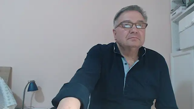 Snapshot of YOU6me chatting on February 22, 10:20 pm YOU6me online show from February 22, 10:20 pm