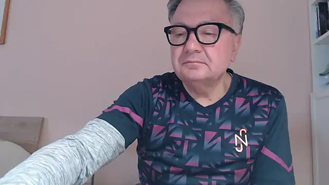 YOU6me online show from February 11, 8:25 am