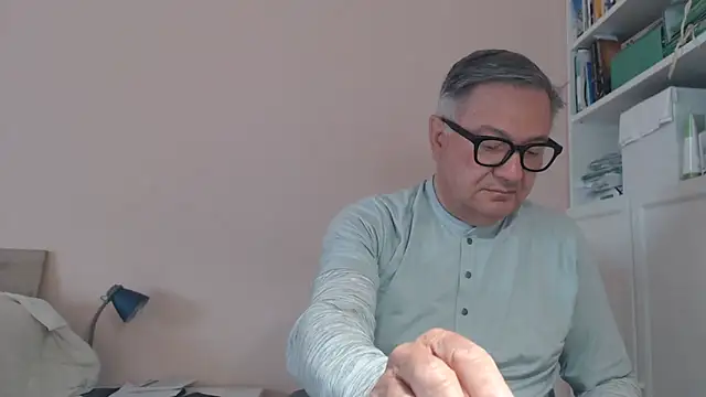YOU6me online show from May 6, 7:34 am