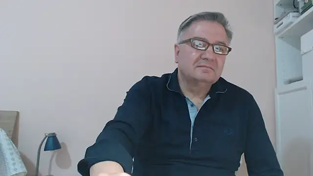 Snapshot of YOU6me chatting on February 22, 4:09 pm YOU6me online show from February 22, 4:09 pm