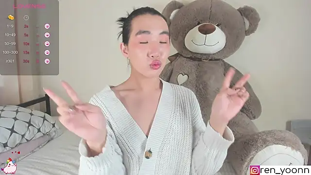 Snapshot of Ren_yoon chatting on October 4, 7:43 am Ren yoon online show from October 4, 7:43 am