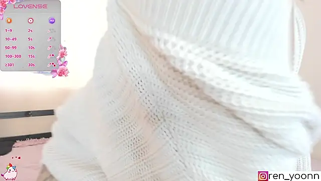 Snapshot of Ren_yoon chatting on February 22, 7:45 am Ren yoon online show from February 22, 7:45 am