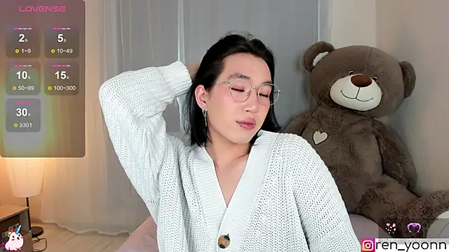 Ren yoon online show from June 4, 11:15 am