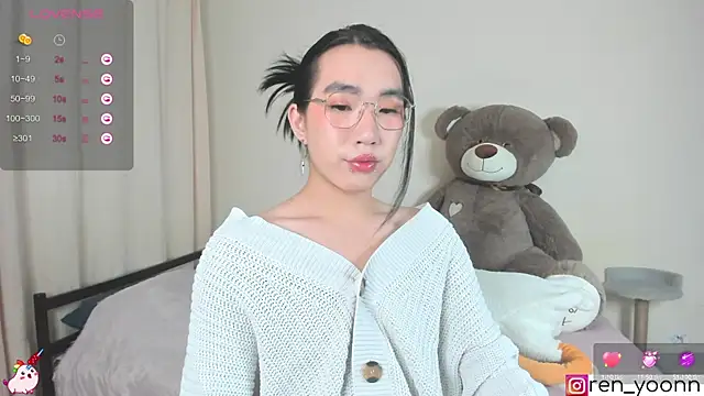 Snapshot of Ren_yoon chatting on October 12, 2:35 am Ren yoon online show from October 12, 2:35 am