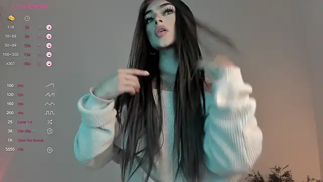 Snapshot of sweetest_bella chatting on February 6, 7:18 pm sweetest bella online show from February 6, 7:18 pm