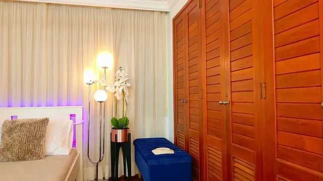 Snapshot of lissetlong69 chatting on September 12, 11:26 pm lissetlong69 online show from September 12, 11:26 pm