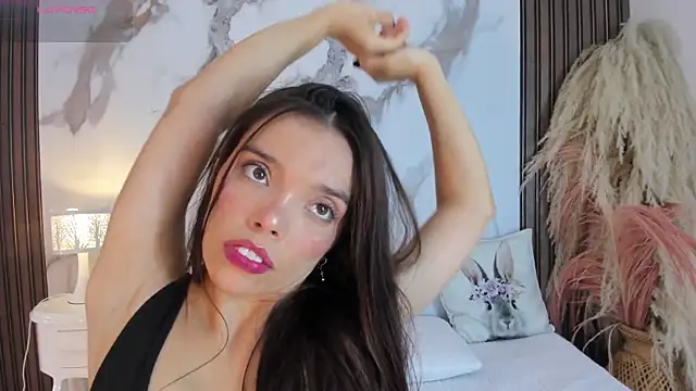 hannahill69 online show from March 27, 5:05 am