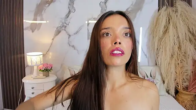 hannahill69 online show from April 17, 5:10 am