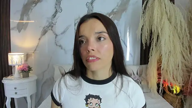 hannahill69 online show from December 1, 5:41 am