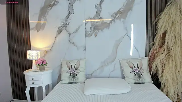 hannahill69 online show from February 21, 4:25 am