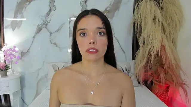 hannahill69 online show from November 12, 5:00 am