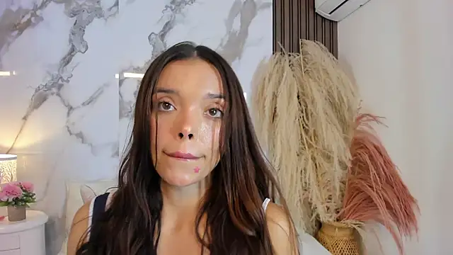 hannahill69 online show from May 12, 5:04 am